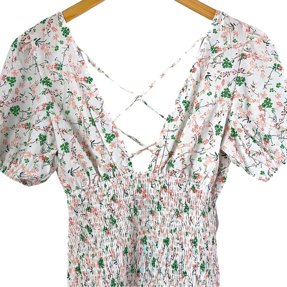 VRG GRL Weekender Floral Smocked Mini Dress Size 2 - Picture 2 of 8
